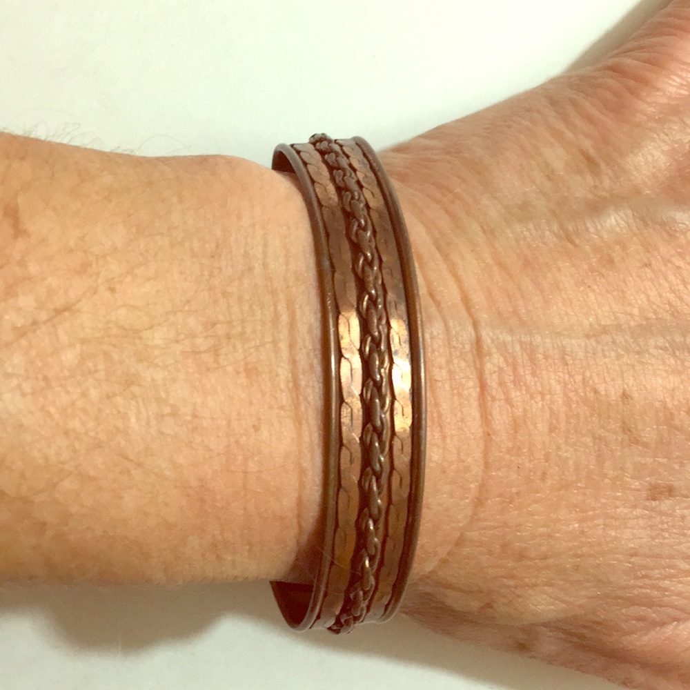 💋Copper Cuff bracelet twist detail 7” length - Picture 3 of 7